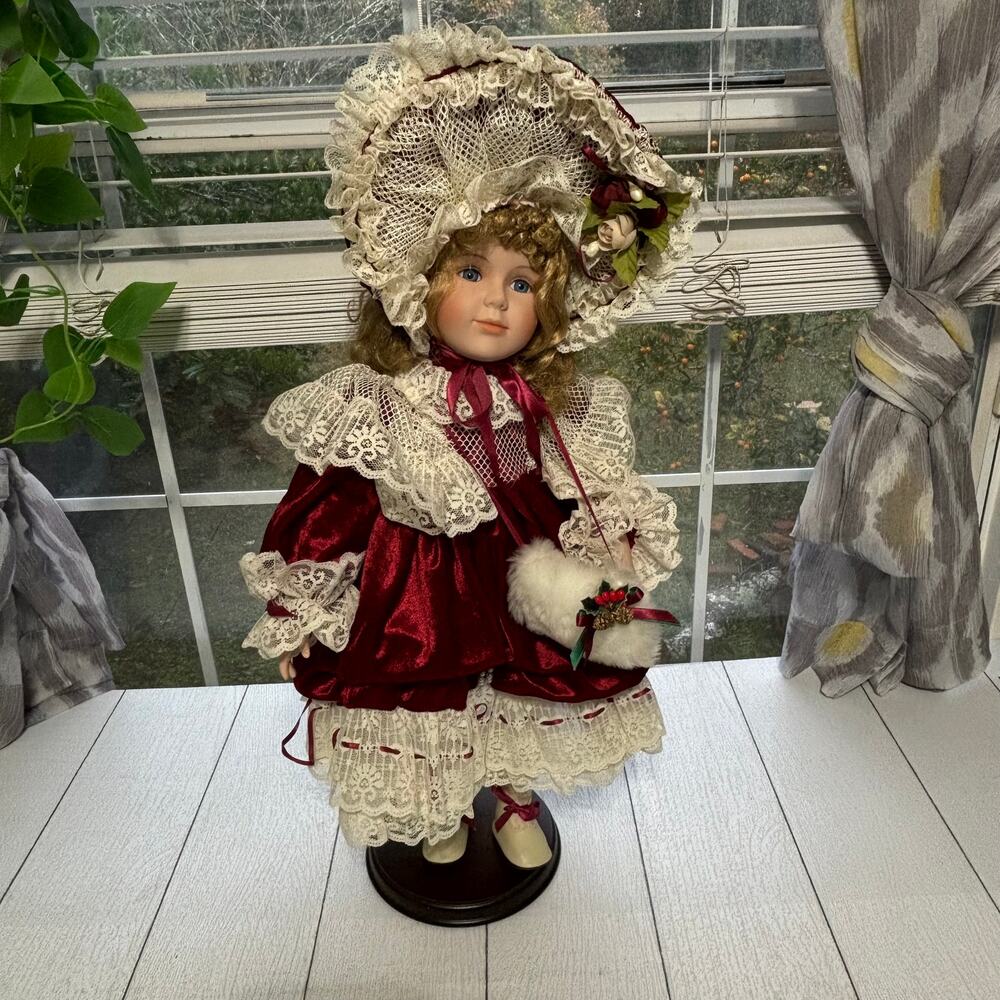 Ashton-Drake Melissa Victorian Vanity Porcelain Doll COA